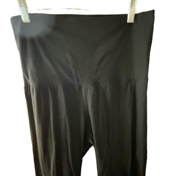 Poof! Leggings Black Capri Length With Cutout Bottom High Waisted Size Large - Picture 2 of 9